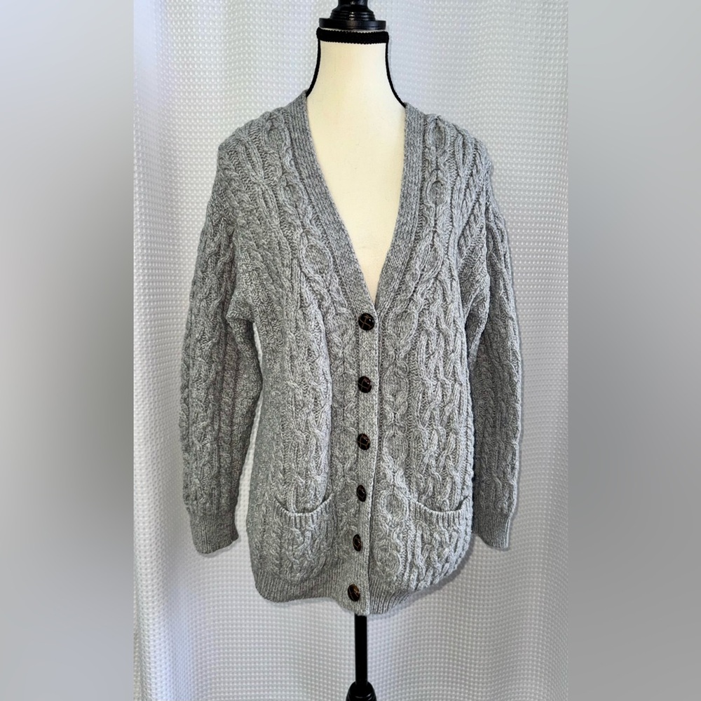 Aran Woollen‎ Mills Women's Cardigan wood buttons 100% Merino Wool size large